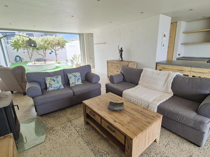 4 Bedroom Property for Sale in Perlemoenbaai Western Cape